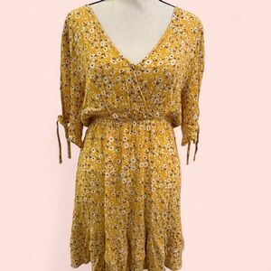 Mustard yellow floral sundress 🌼